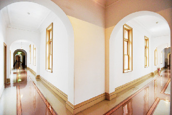 大正ロマンあふれるクラシカルな洋風建築「山形県郷土館 「文翔館」」