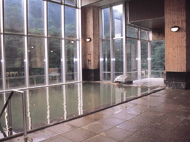 肘折いでゆ館で湯浴み