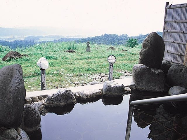 ロケーション抜群の美肌の湯「舟形若あゆ温泉清流センター」