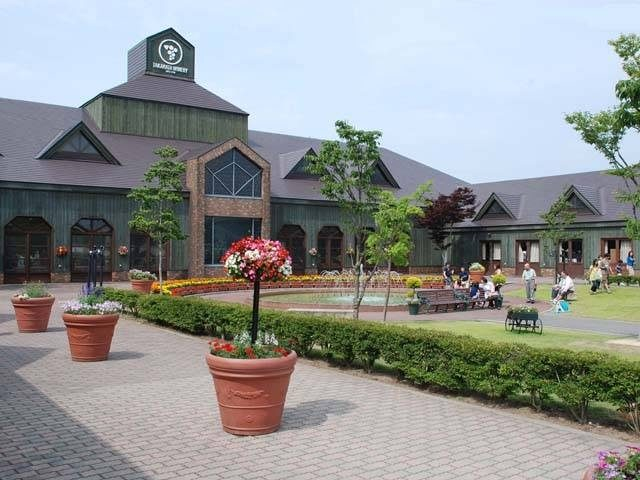 【山形ドライブ×米沢牛とワインの美食コース5】ぶどう畑が広がるワイナリーを見学「高畠ワイナリー」