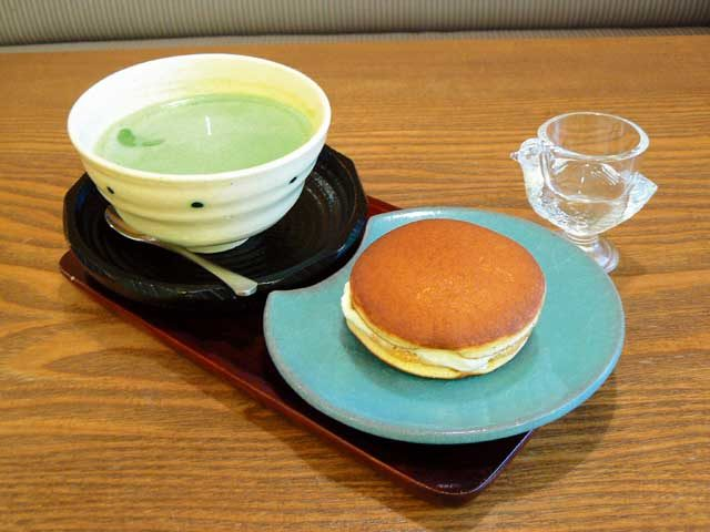 どら焼きが名物の和菓子店「榮玉堂」