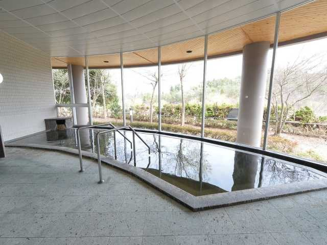 川西ダリヤ園併設の温泉施設「川西町浴浴センターまどか」