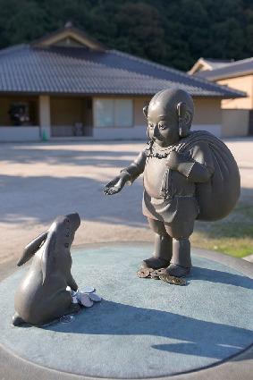 神話の像もチェック!