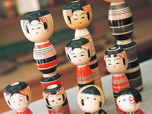 【福島・会津鉄道 お座トロ展望列車×立ち寄りスポット】匠が作る昔ながらのこけし「へつり工房」