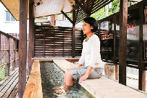 東山温泉足湯処