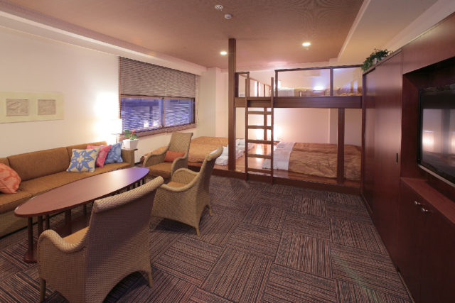 モノリスタワー