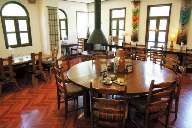 独自の焙煎技術による風味豊かなコーヒー「丸山珈琲 軽井沢本店」