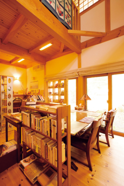 【信濃追分×観光】旅先で見つけるお気に入りの一冊「追分コロニー」