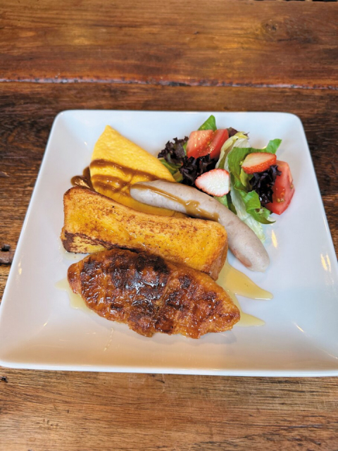 ナチュラルな空間と朝食でカラダにここちよい目覚めを「Natural Cafeina」