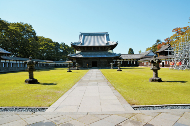 <ひと足のばして> 高岡山 瑞龍寺