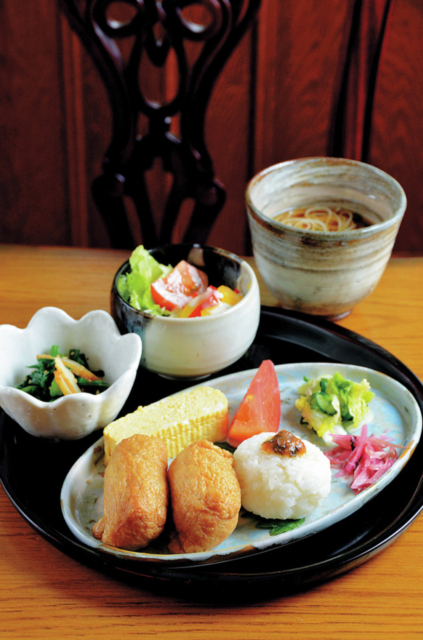 【福島・会津若松×レトロカフェ】レトロ調の蔵カフェの 手作りスイーツでひと息「甘味処 しお蔵」