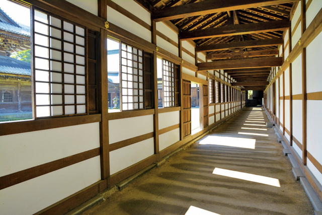 <ひと足のばして> 高岡山 瑞龍寺