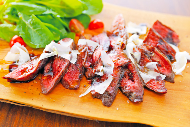 【小豆島のおすすめランチスポット】オリーブ畑を眺めながら瀬戸内の味を満喫「井上誠耕園 レストラン 忠左衛門」