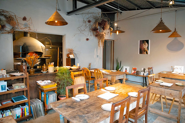 【小豆島のおすすめランチスポット】島食材と自慢の生地が織り成す島ピザ「kamos」