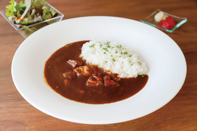 【小豆島のおすすめランチスポット】オリーブ畑を眺めながら瀬戸内の味を満喫「井上誠耕園 レストラン 忠左衛門」