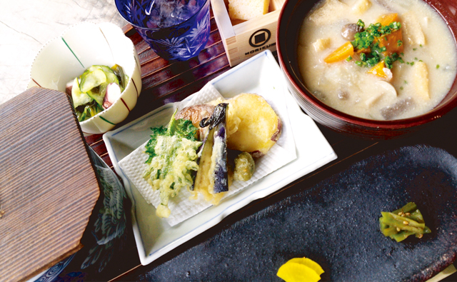 【小豆島のおすすめランチスポット】島で唯一の酒蔵が営むおしゃれなカフェ&バー「フォレスト酒蔵MORIKUNIギャラリー」