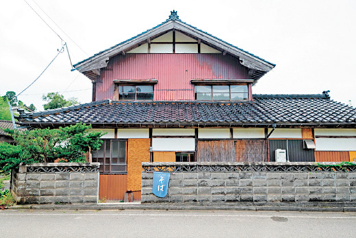【佐渡の島ごはん】佐渡の伝統的な家屋で食す絶品そば会席「蕎麦 茂左衛門」