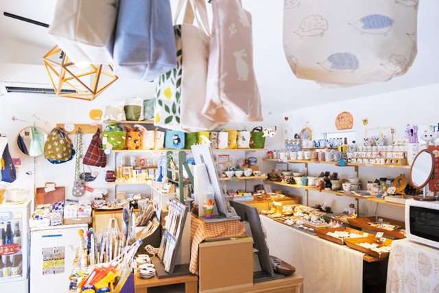 【沼垂テラス商店街×雑貨】ねこグッズや地元作家による雑貨にキュンッ!「ひとつぼし雑貨店」