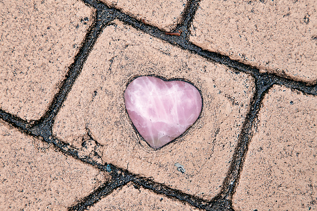 【松江のハッピースポット×京店商店街】キラリ輝く幸せを呼ぶハート「ハートのパワーストーン」