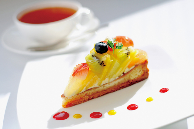 【松江・京店商店街×カフェ】完熟の果物の味わいを生かした旬のスイーツ「パティスリー・キュイール」