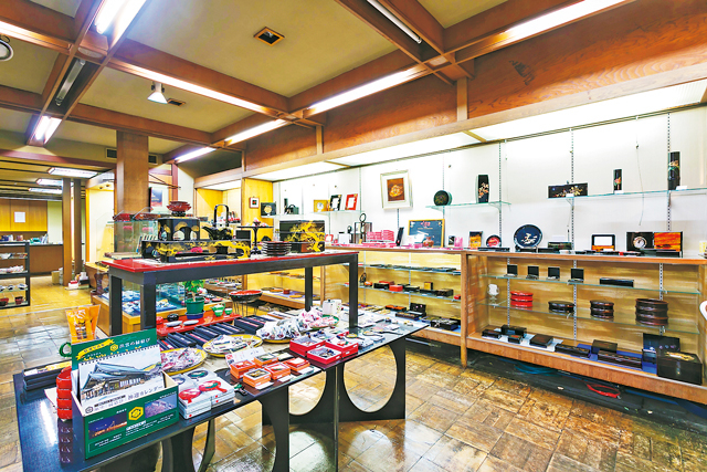 【松江・京店商店街×ショッピング】茶の湯文化に育まれた伝統工芸「山本漆器店」