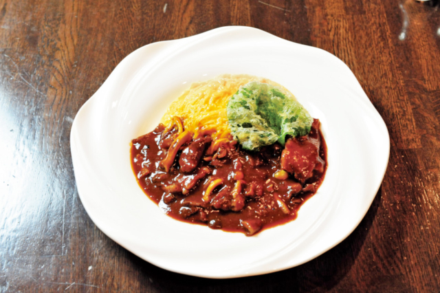 山小屋風レストランで伝統の味に触れる「アルペンローゼ」