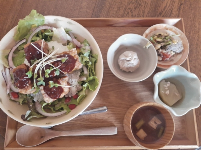 すずめ食堂&バル