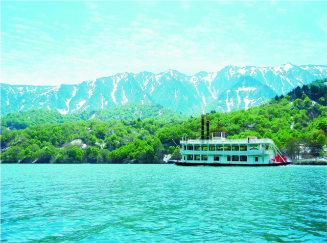 奥只見湖遊覧船