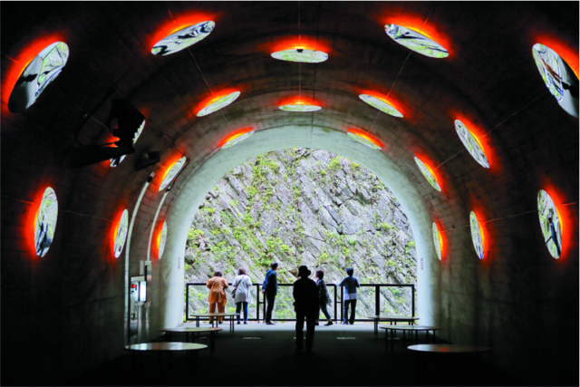 【おもな見どころ】清津峡 渓谷トンネル