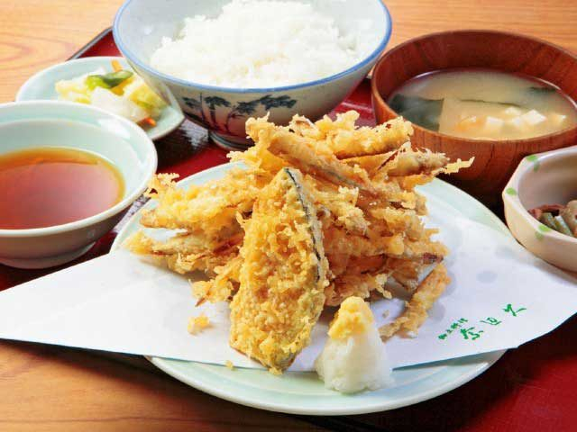 【阿寒湖温泉街×名物グルメ】ワカサギ