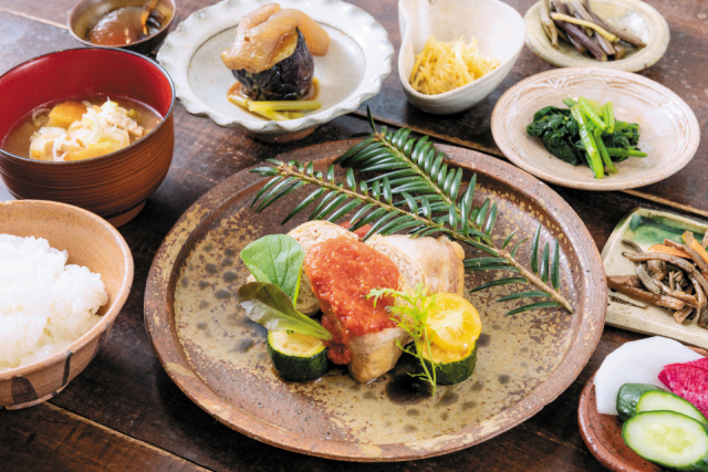 古民家を利用した農家レストラン「うぶすなの家」