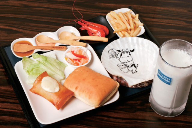 別海牛乳&別海ホタテバーガー 1100円