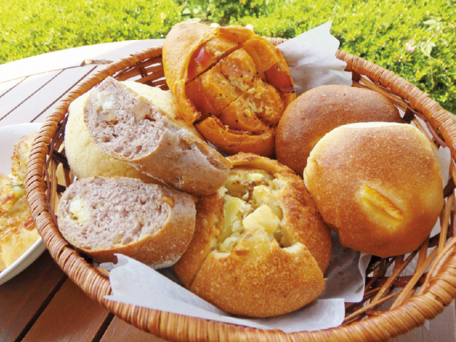 【河口湖のおすすめランチスポット】余計な添加物を使わない自家製酵母パン「湖畔のパン工房 レイクベイク」