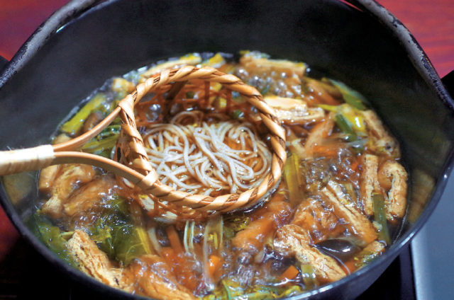 築200年以上の合掌造りの古民家で味わう「そば処 合掌」