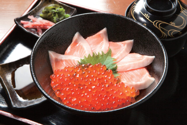 【ウトロ漁港の鮮魚を味わうならココ】道の駅 うとろ・シリエトク