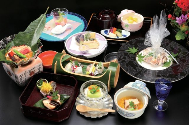 夜景の見える天然温泉「夕凪の湯 HOTEL花樹海」