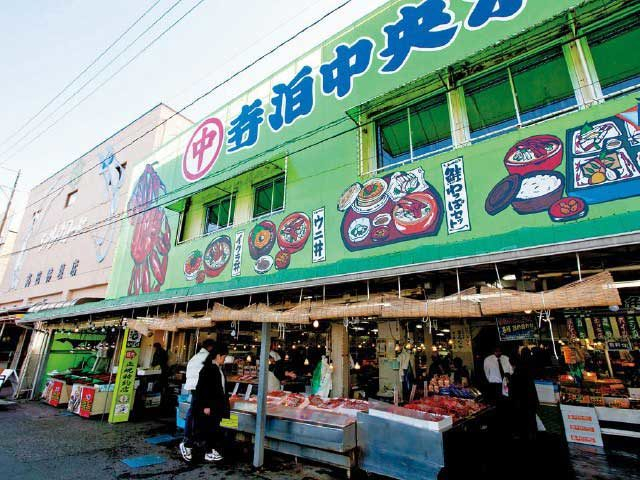 寺泊魚の市場通り