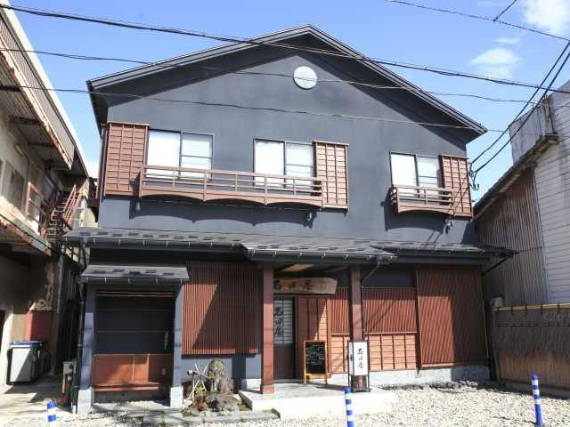 駅前で立ち寄りやすい海鮮料理が評判の店「石田屋」