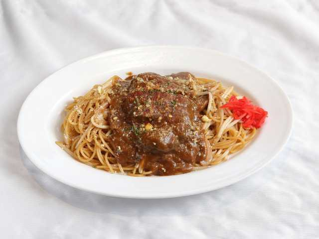 【新潟B級グルメ】焼きそば×カレーは忘れえぬ独自の味に「カフェバー 風待」<新潟タウン>