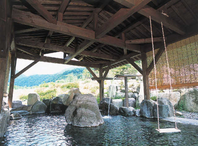【奥飛騨温泉郷×新穂高温泉】槍ヶ岳の眺望が望める絶景露天風呂「深山荘別館槍の郷」