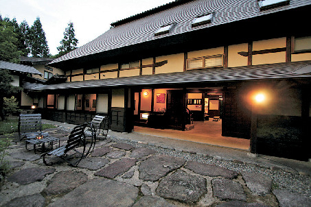 【奥飛騨温泉郷×新平湯温泉】見事な飛騨造りを満喫「松宝苑」