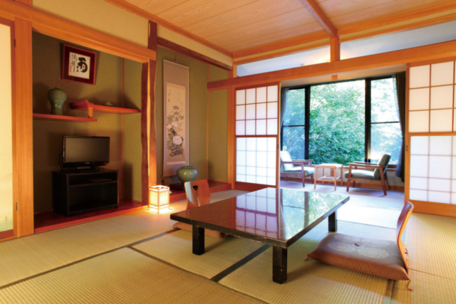 異なる2種類の源泉が楽しめる「かつらの湯 丸永旅館」