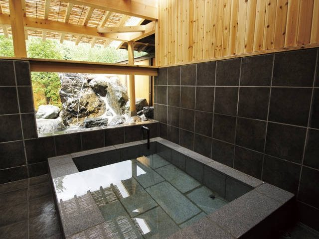 【奥飛騨温泉郷×新平湯温泉】1日5組限定の料理に舌つづみ「料理旅館奥飛騨山草庵 饗家」