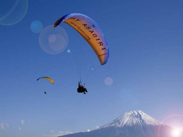 ひと味違う富士山を大空から堪能しよう!「スカイ朝霧」