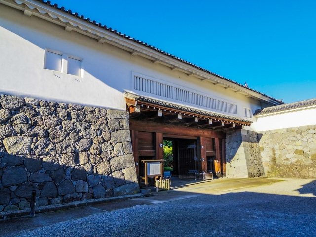 歴史が体感できる地元民の憩いの場「霞城公園」