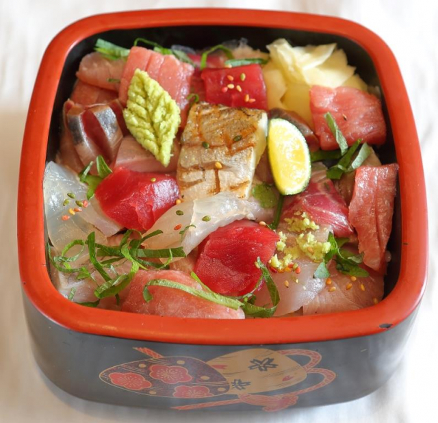 【新潟で人気の海鮮丼】天然モノのネタをランチ限定でリーズナブルに「寿司安」<新潟タウン>