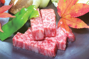 【奥飛騨温泉郷×平湯温泉グルメ】コロッケからロースまで飛騨牛づくし「お食事処 いなかや」