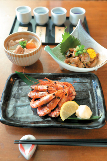 店主の創作料理と 名酒のペアリングを「月ひかり」<古町>