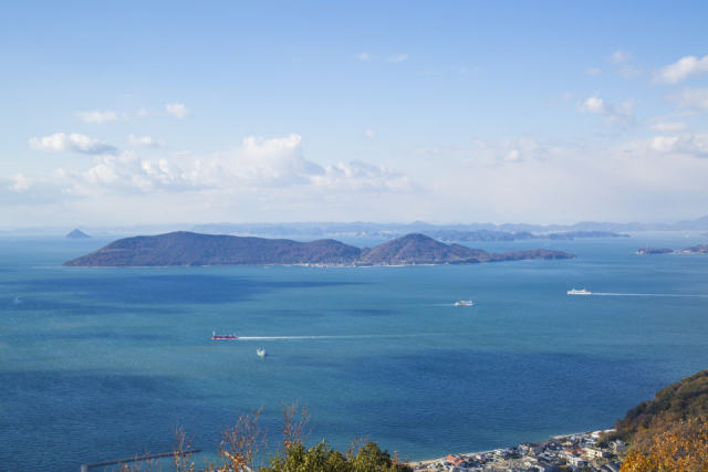 屋島へは車で山上へ