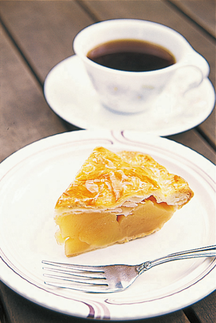 アップルパイが評判!オープンテラスがあるカフェ「トワサンク上高地」